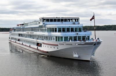 Лайнер Леонид Соболев, компании ВодоходЪ