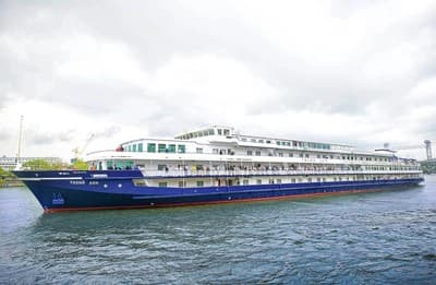 Лайнер Тихий Дон, компании Донинтурфлот