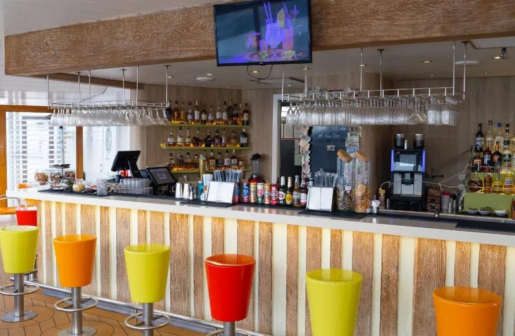 Лайнер Astoria Grande, компании Astoria Grande Cruises. Фото 1