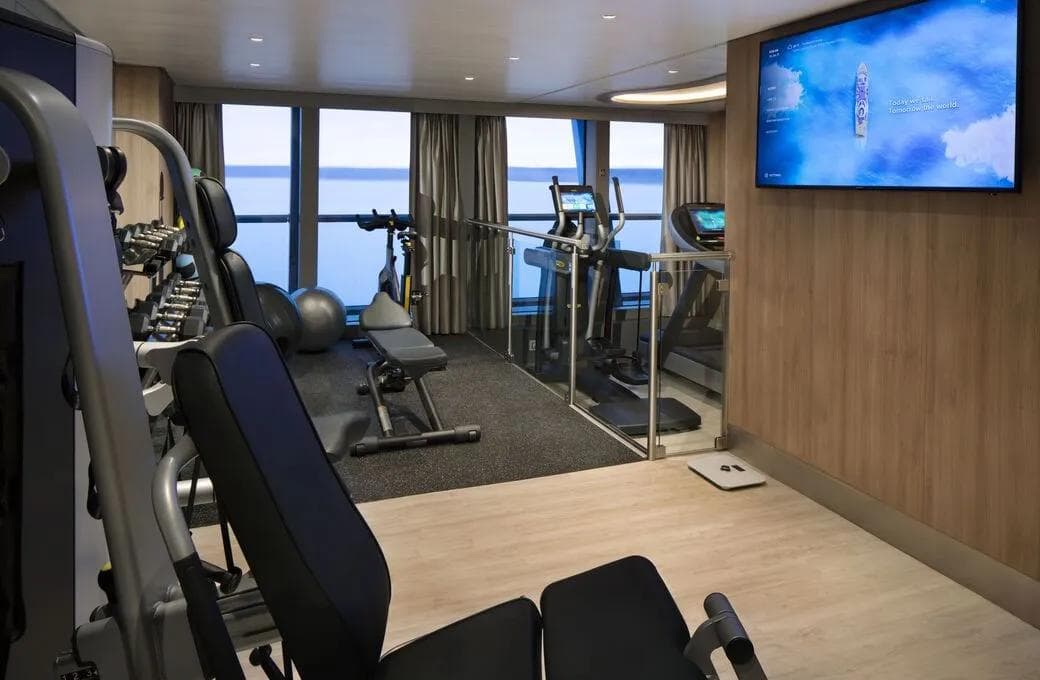 Лайнер Celebrity Flora, компании Celebrity Cruises. Фото 1