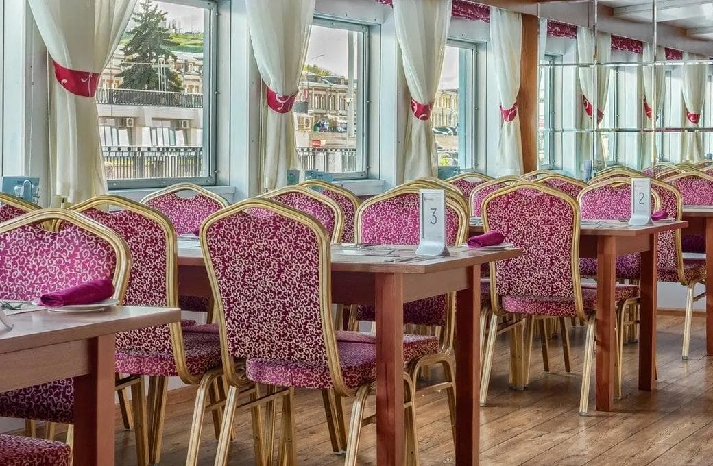 Лайнер Александр Радищев, компании ВодоходЪ. Фото 1