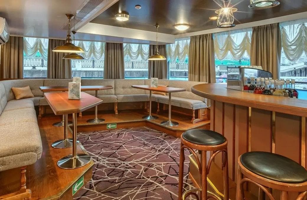 Лайнер Константин Симонов, компании ВодоходЪ. Фото 1