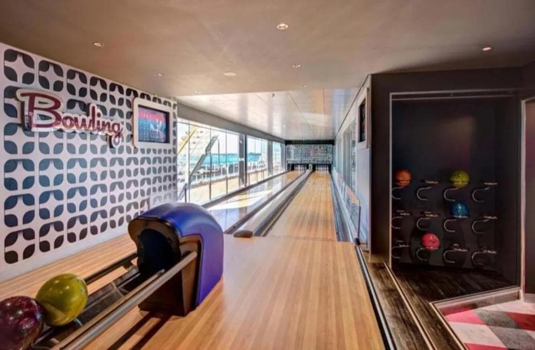 Лайнер MSC Grandiosa, компании MSC Crociere. Фото 1