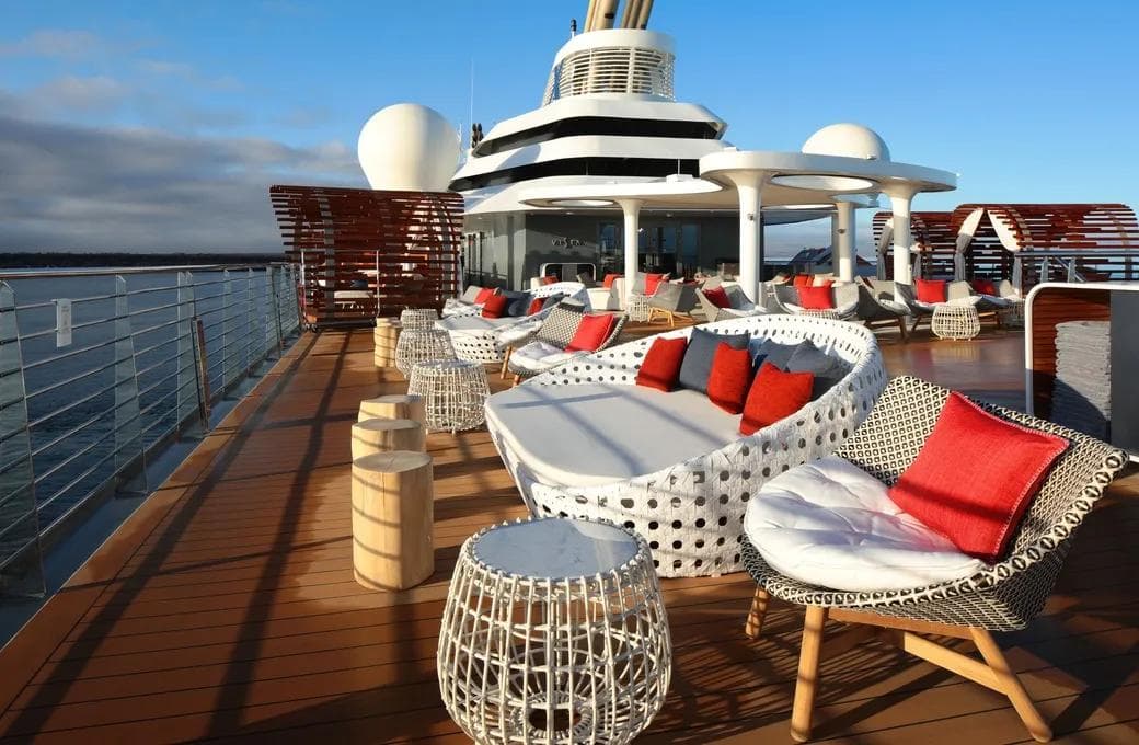 Лайнер Celebrity Flora, компании Celebrity Cruises. Фото 1