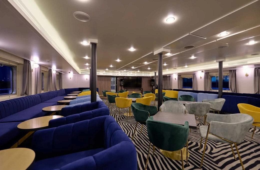 Лайнер Александра, компании Донинтурфлот. Фото 1