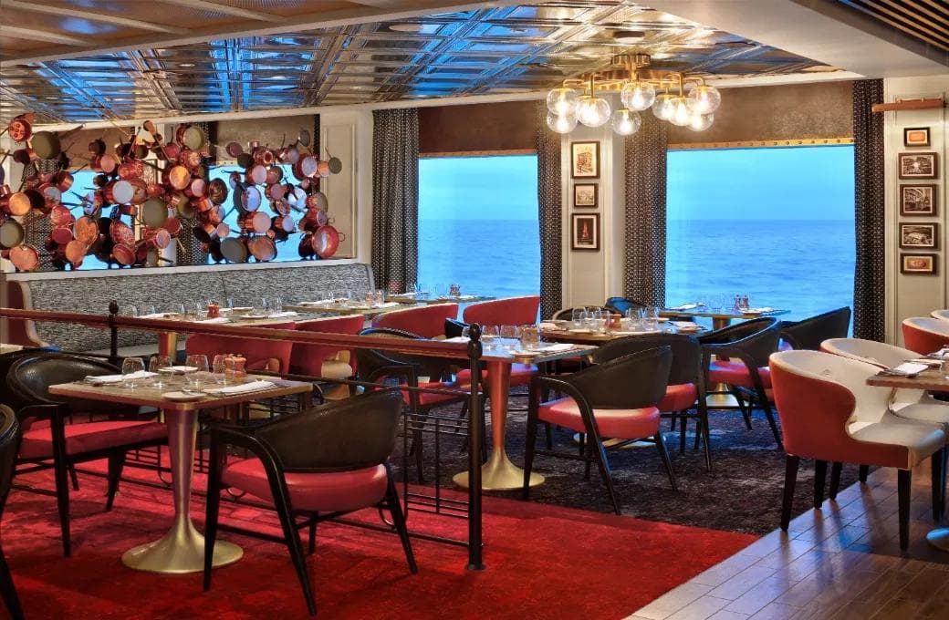 Лайнер Celebrity Beyond, компании Celebrity Cruises. Фото 1