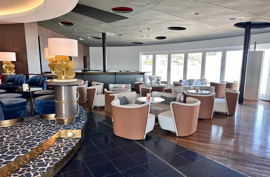 Лайнер Celestyal Discovery, компании Celestyal Cruises. Фото 1