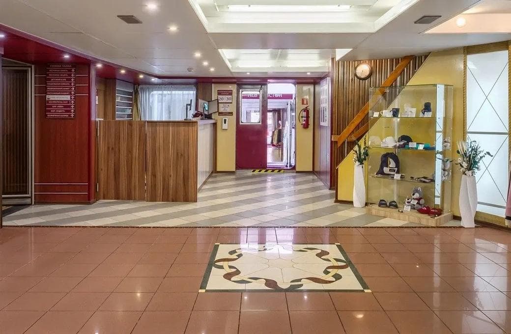 Лайнер Георгий Жуков, компании ВодоходЪ. Фото 1