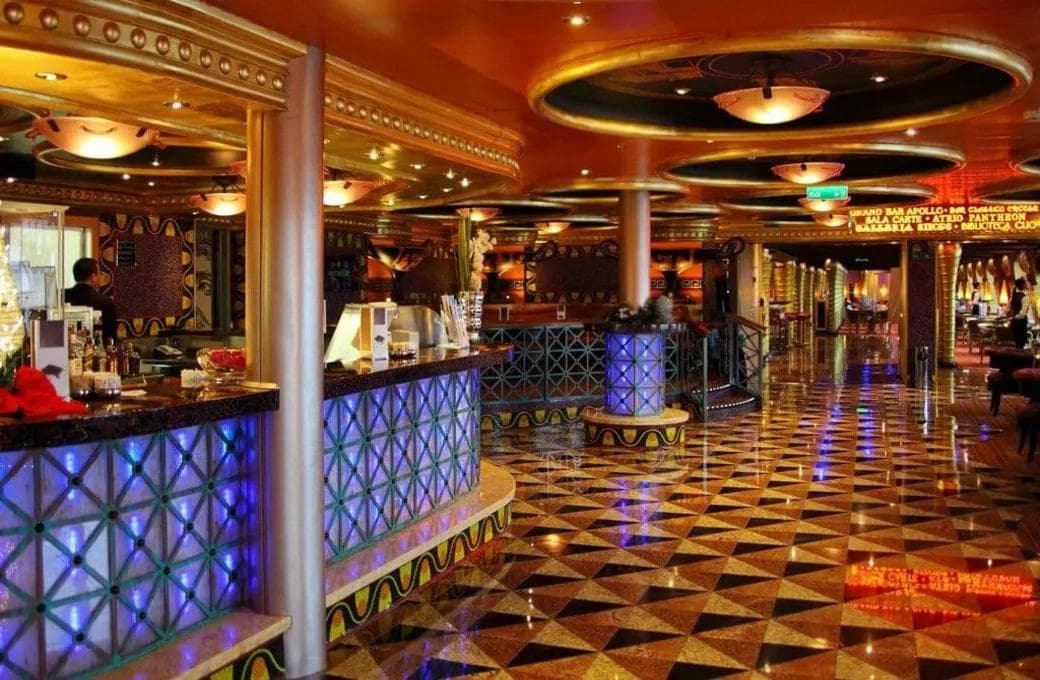 Лайнер Costa Serena, компании Costa Cruises. Фото 1