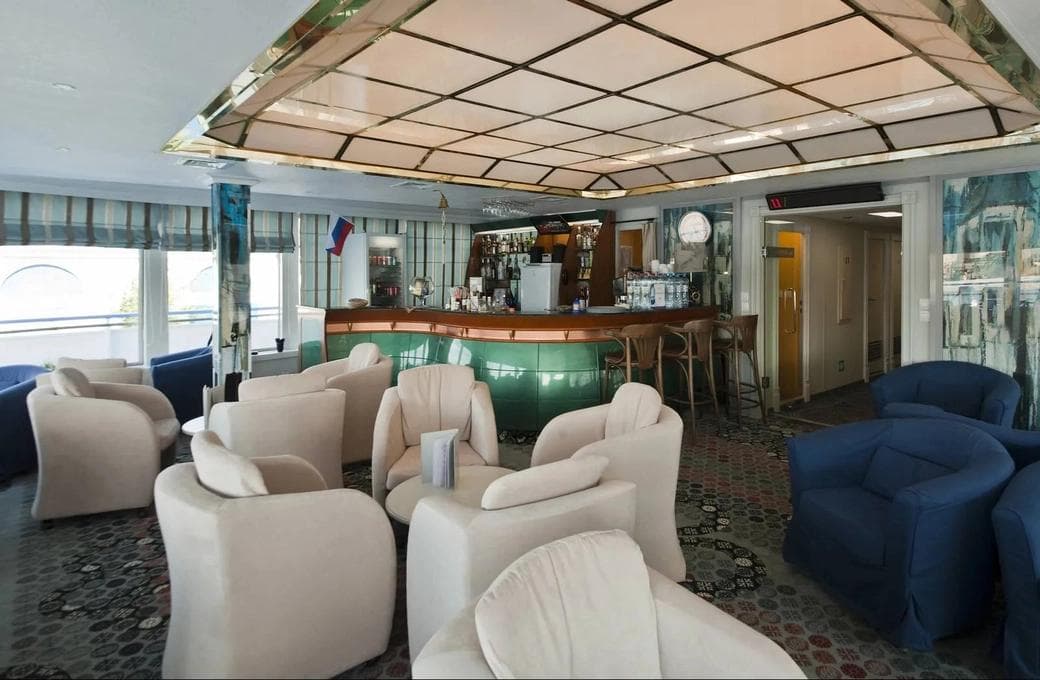 Лайнер Сергей Дягилев, компании Донинтурфлот. Фото 1