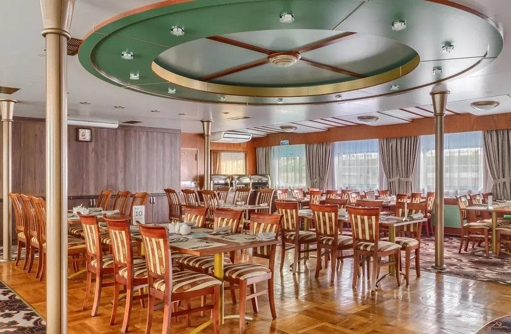 Лайнер Зосима Шашков, компании ВодоходЪ. Фото 1