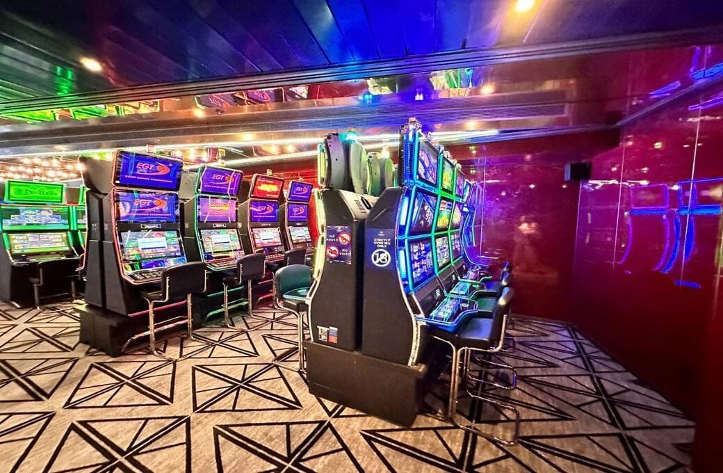 Лайнер Celestyal Journey, компании Celestyal Cruises. Фото 1