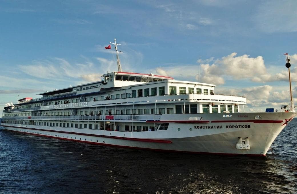 Лайнер Константин Коротков, компании ВодоходЪ. Фото 1