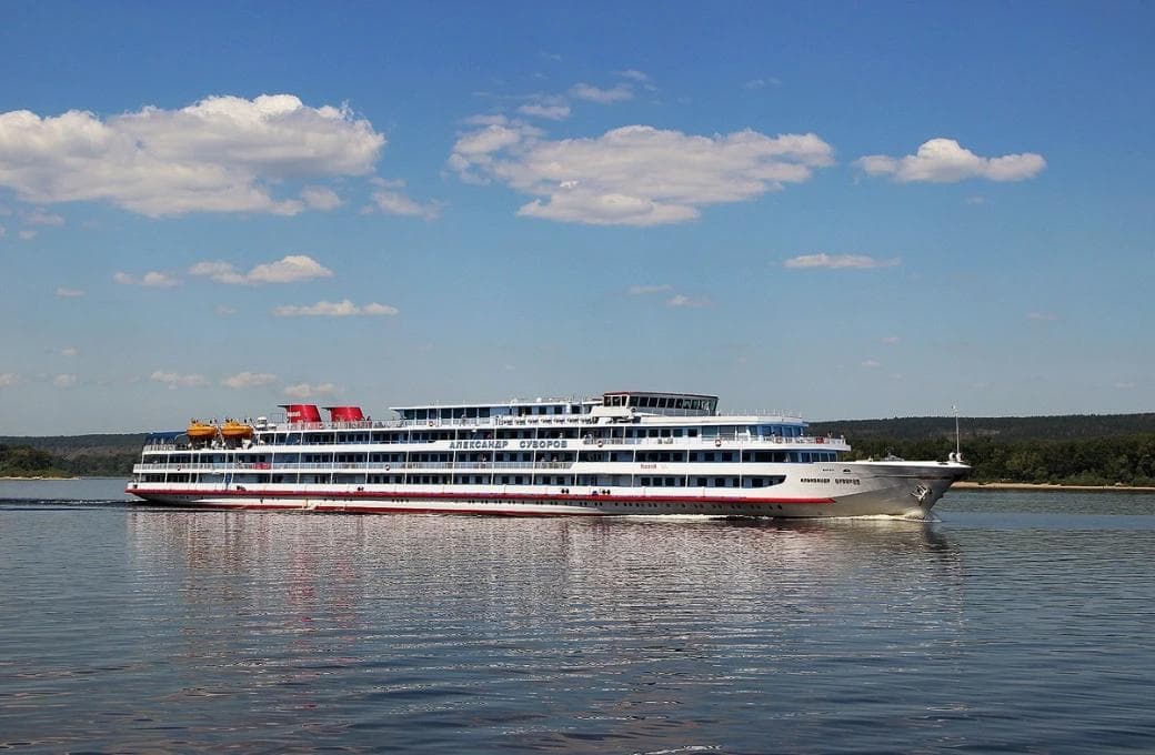 Лайнер Александр Суворов, компании ВодоходЪ. Фото 1