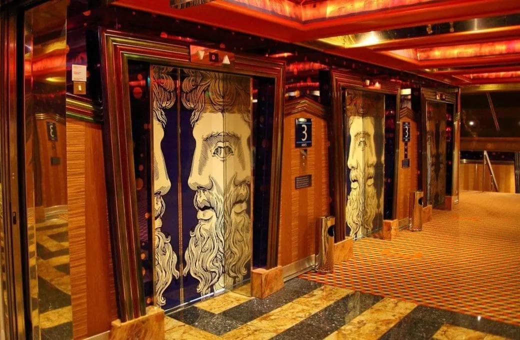 Лайнер Costa Serena, компании Costa Cruises. Фото 1