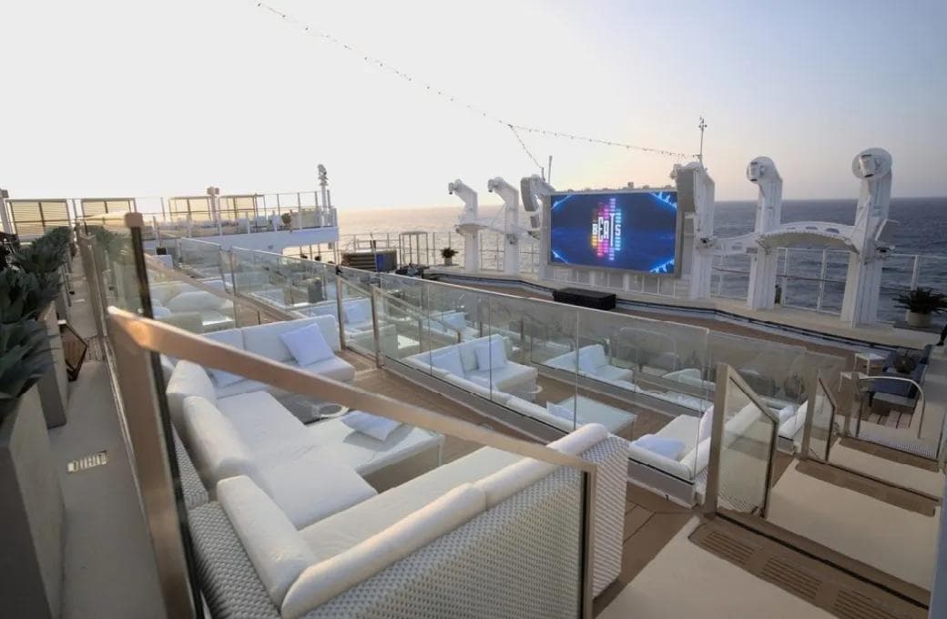 Лайнер Aroya, компании Aroya Cruises. Фото 1