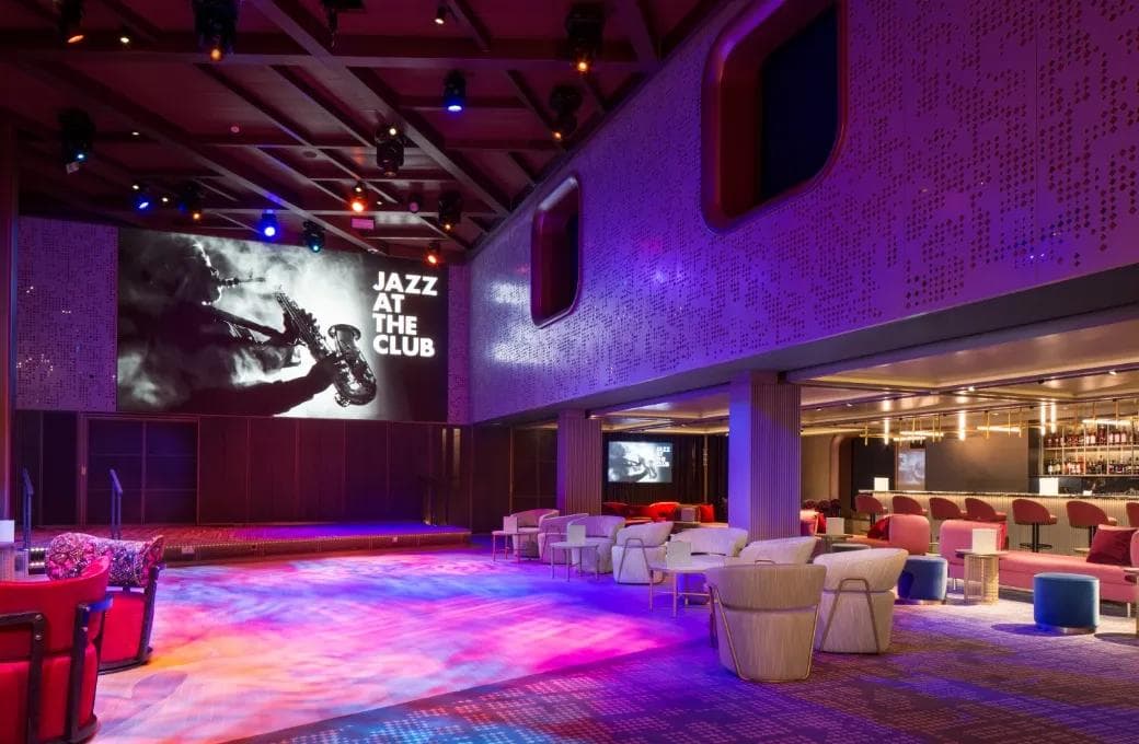 Лайнер Celebrity Beyond, компании Celebrity Cruises. Фото 1