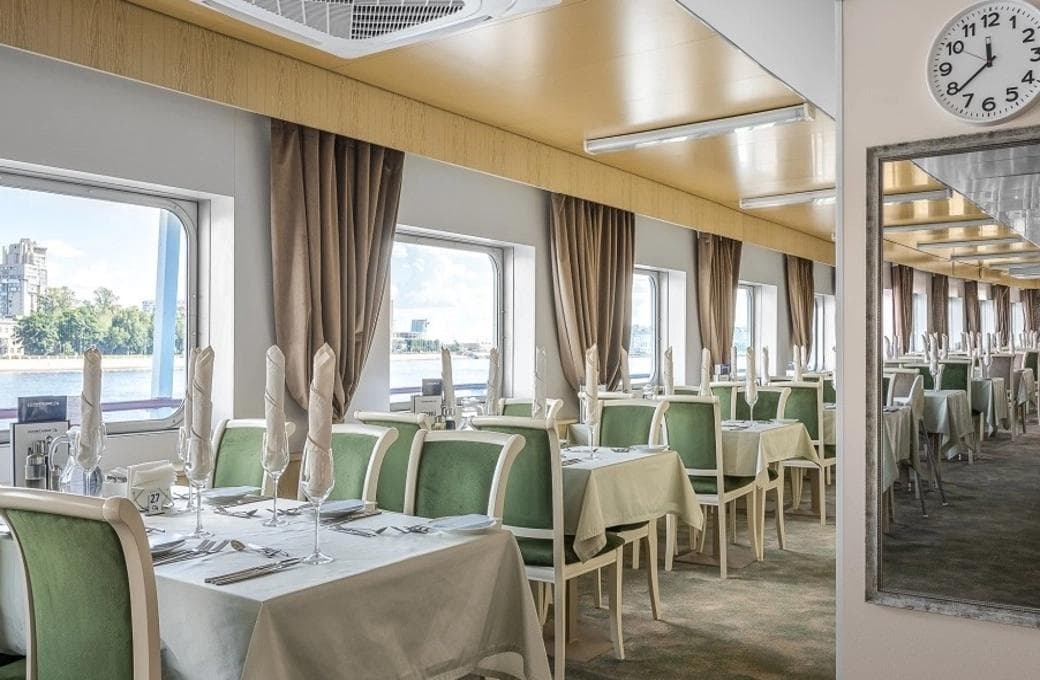 Лайнер Симфония севера, компании Созвездие. Фото 1