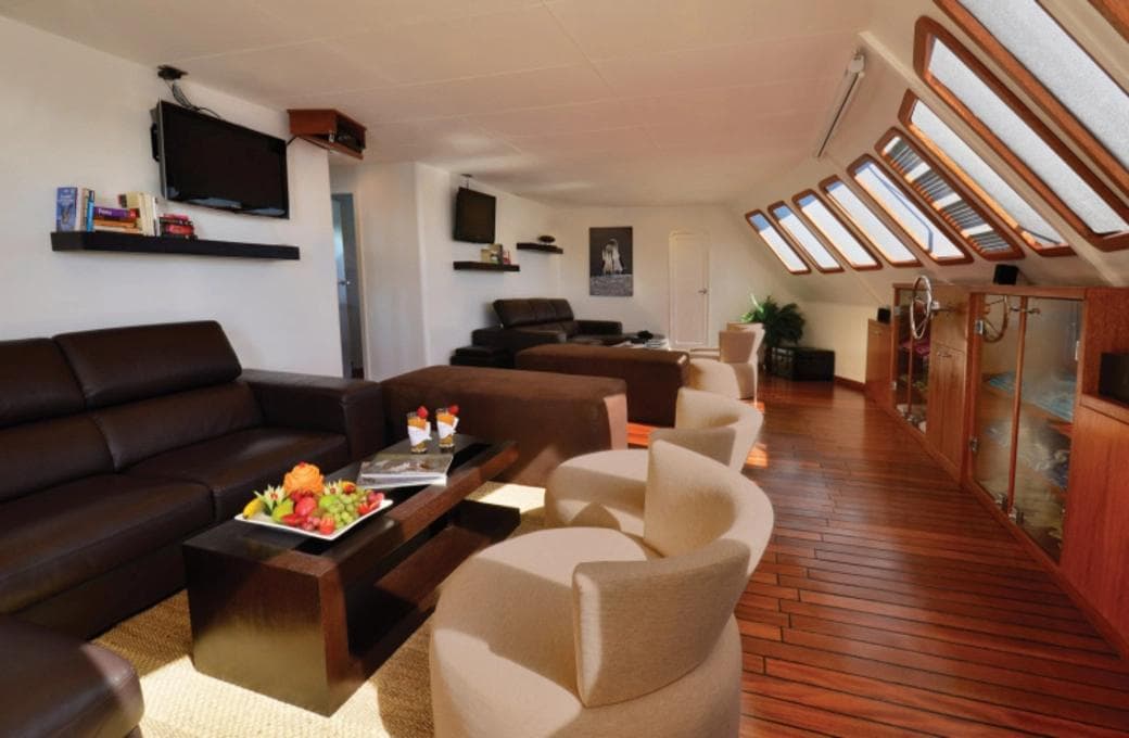 Лайнер Celebrity Xploration, компании Celebrity Cruises. Фото 1