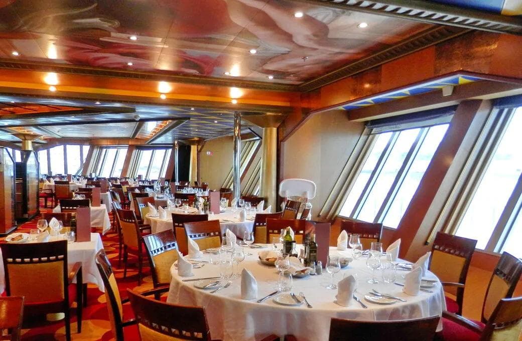 Лайнер Costa Fortuna, компании Costa Cruises. Фото 1