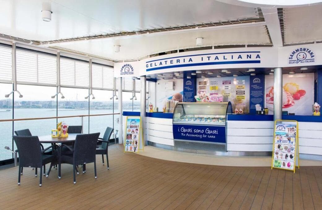 Лайнер MSC Opera, компании MSC Crociere. Фото 1