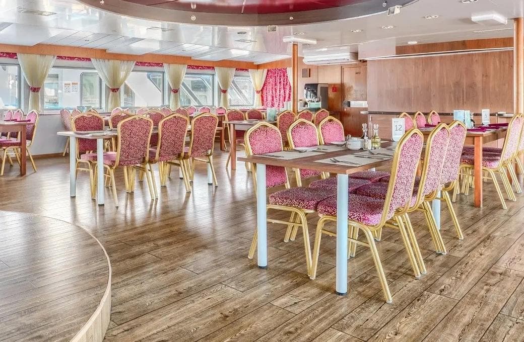 Лайнер Александр Радищев, компании ВодоходЪ. Фото 1