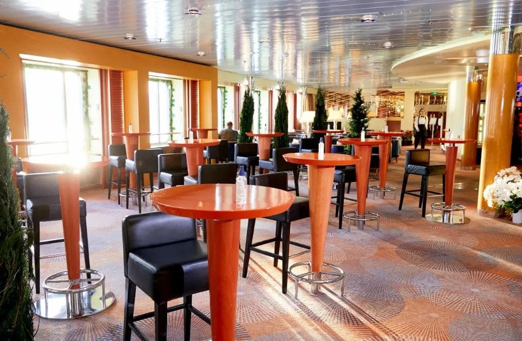 Лайнер Astoria Grande, компании Astoria Grande Cruises. Фото 1