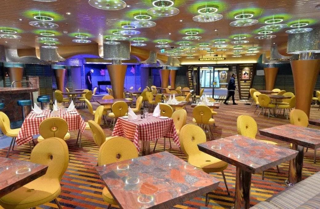 Лайнер Costa Diadema, компании Costa Cruises. Фото 1