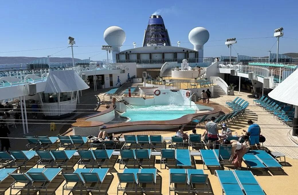 Лайнер Celestyal Discovery, компании Celestyal Cruises. Фото 1