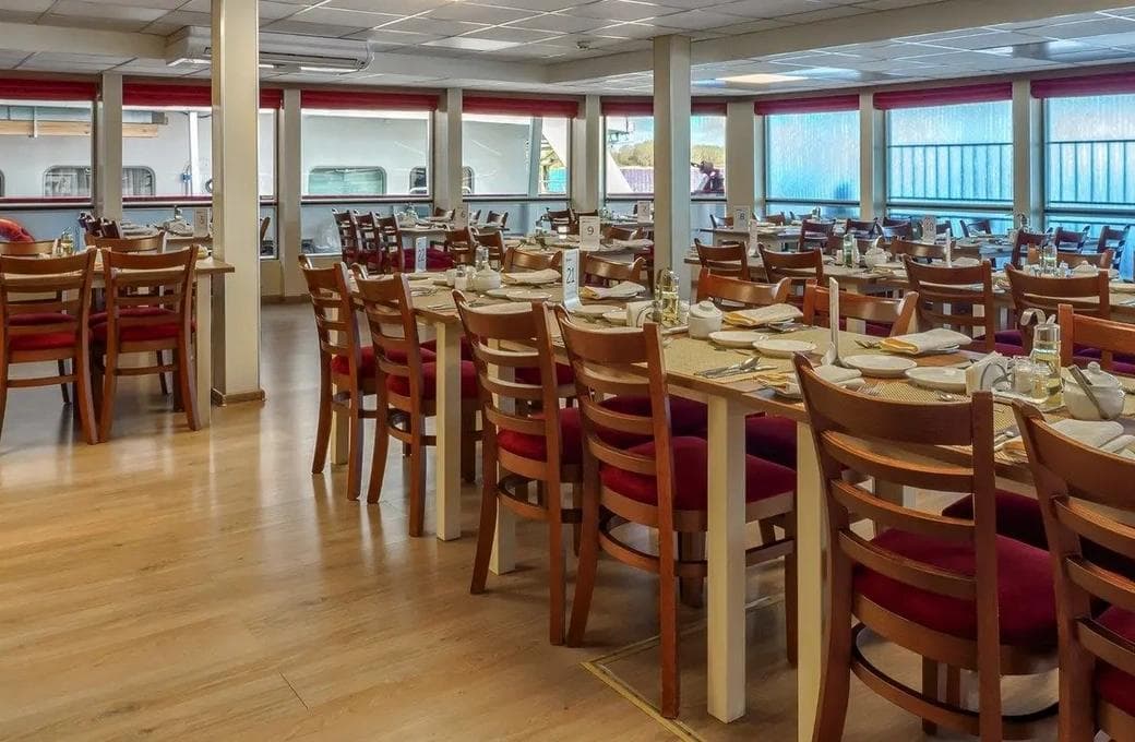 Лайнер Георгий Жуков, компании ВодоходЪ. Фото 1