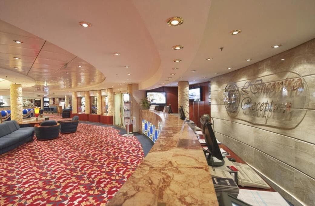 Лайнер MSC Orchestra, компании MSC Crociere. Фото 1