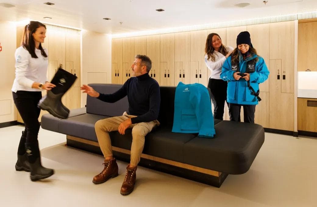 Лайнер SH Minerva, компании Swan Hellenic. Фото 1