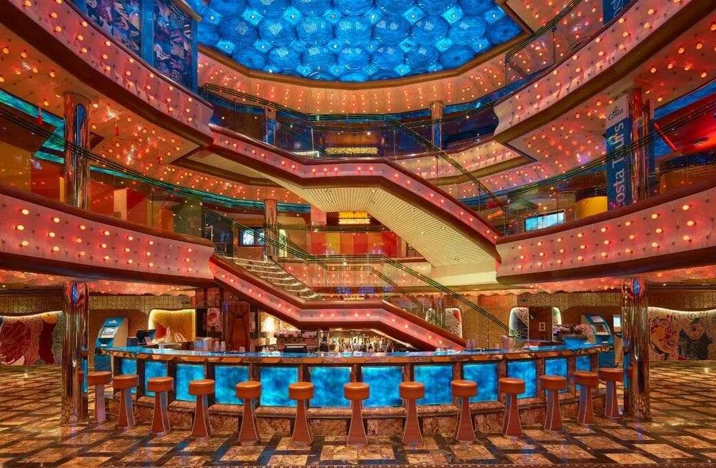 Лайнер Costa Diadema, компании Costa Cruises. Фото 1