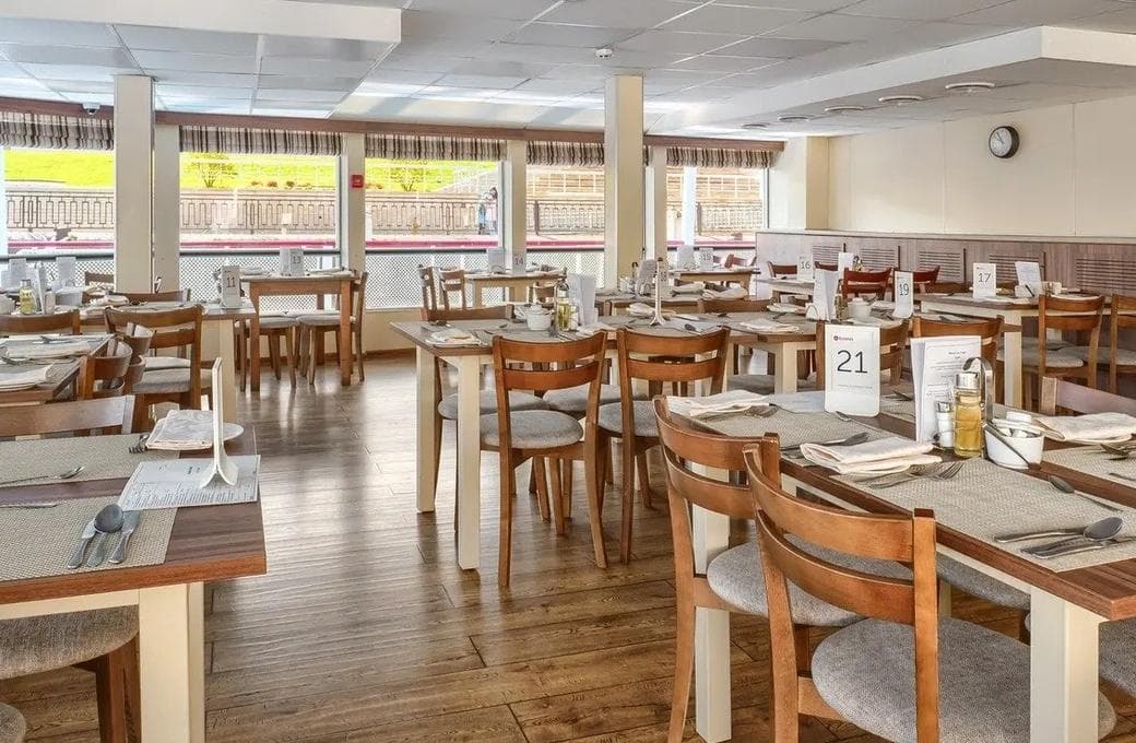 Лайнер Георгий Жуков, компании ВодоходЪ. Фото 1