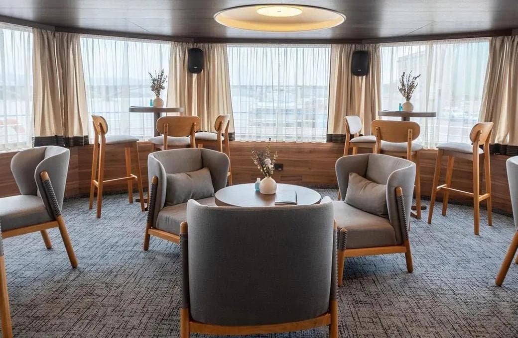 Лайнер Максим Горький, компании ВодоходЪ. Фото 1