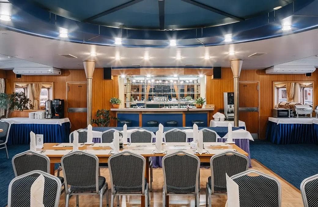 Лайнер Ленин, компании ВодоходЪ. Фото 1