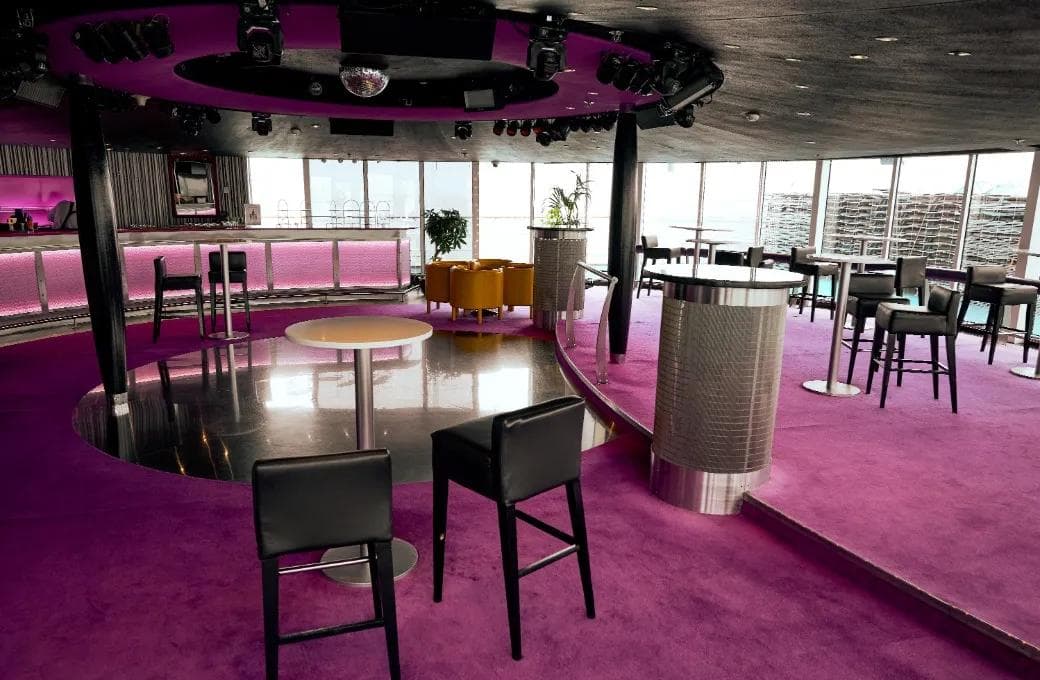 Лайнер Astoria Grande, компании Astoria Grande Cruises. Фото 1