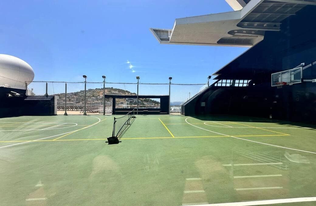 Лайнер Celebrity Infinity, компании Celebrity Cruises. Фото 1