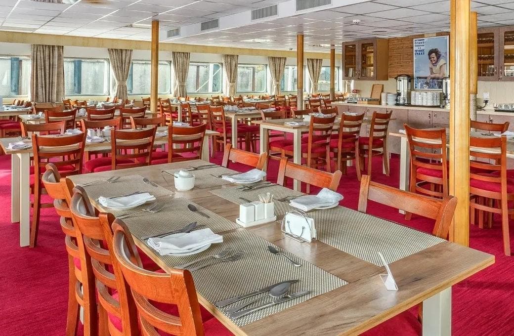 Лайнер Виссарион Белинский, компании ВодоходЪ. Фото 1