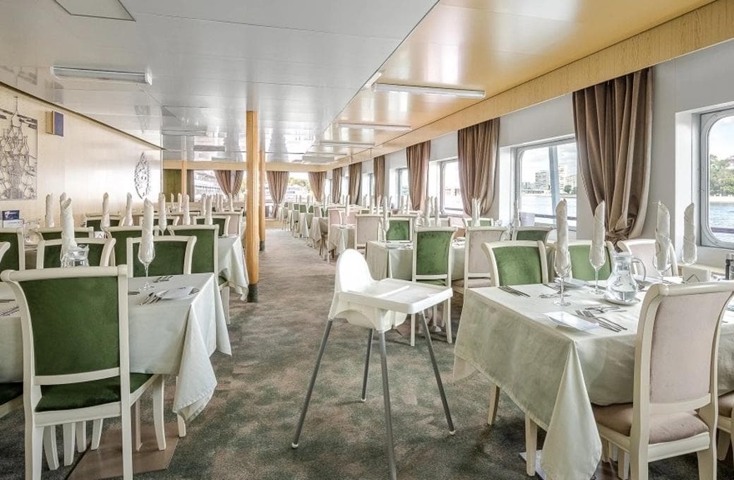 Лайнер Симфония севера, компании Созвездие. Фото 1