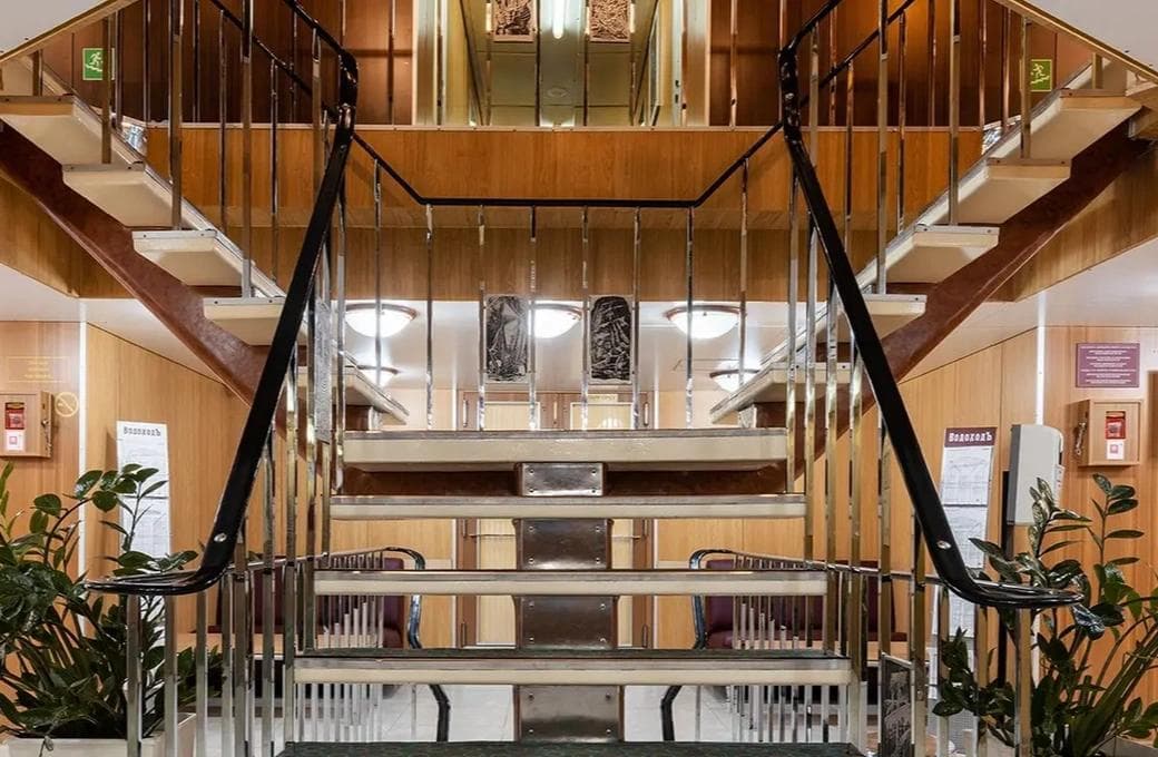 Лайнер Леонид Соболев, компании ВодоходЪ. Фото 1