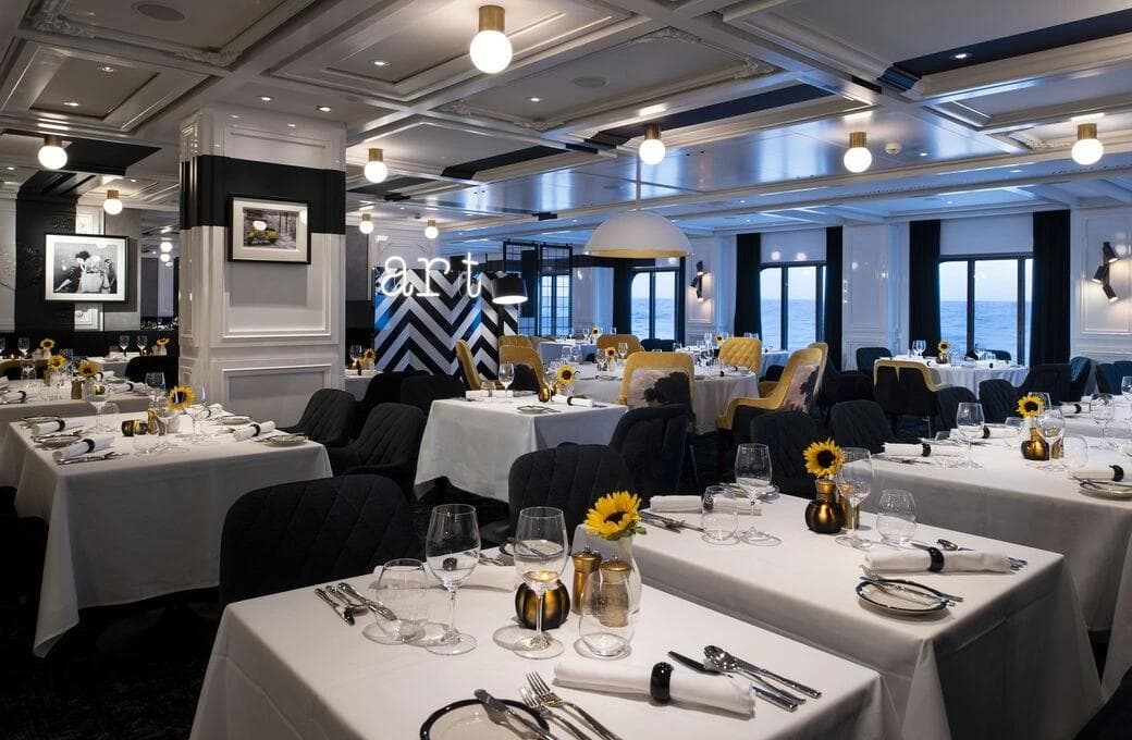 Лайнер Celebrity Edge, компании Celebrity Cruises. Фото 1