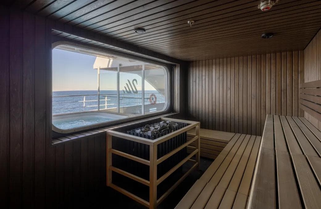 Лайнер SH Minerva, компании Swan Hellenic. Фото 1