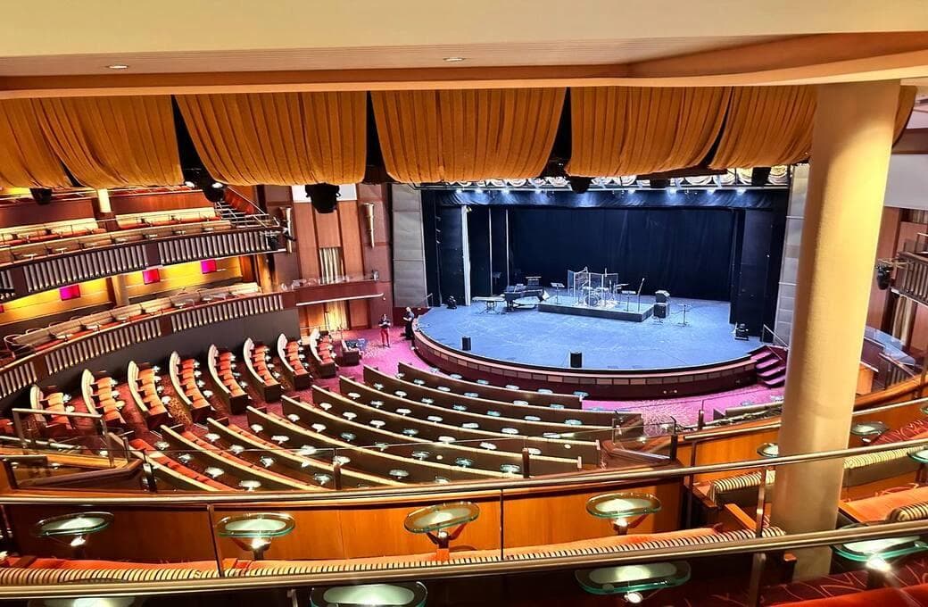 Лайнер Celebrity Infinity, компании Celebrity Cruises. Фото 1