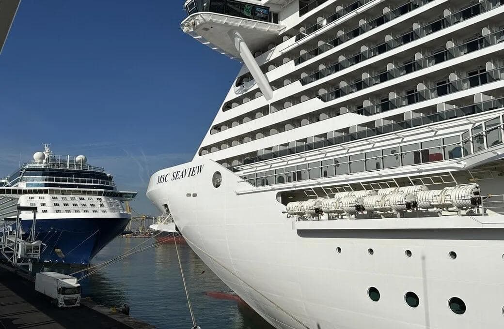 Лайнер MSC Seaview, компании MSC Crociere. Фото 1