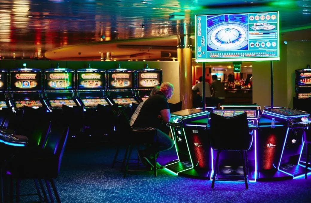 Лайнер Astoria Grande, компании Astoria Grande Cruises. Фото 1