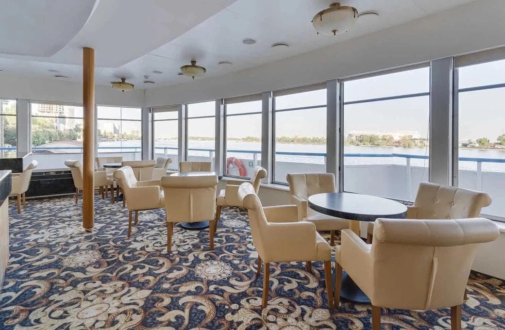 Лайнер Генерал Лавриненков , компании Донинтурфлот. Фото 1