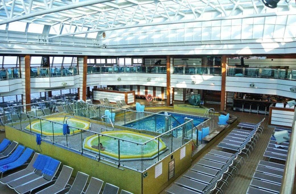 Лайнер Costa Fascinosa, компании Costa Cruises. Фото 1