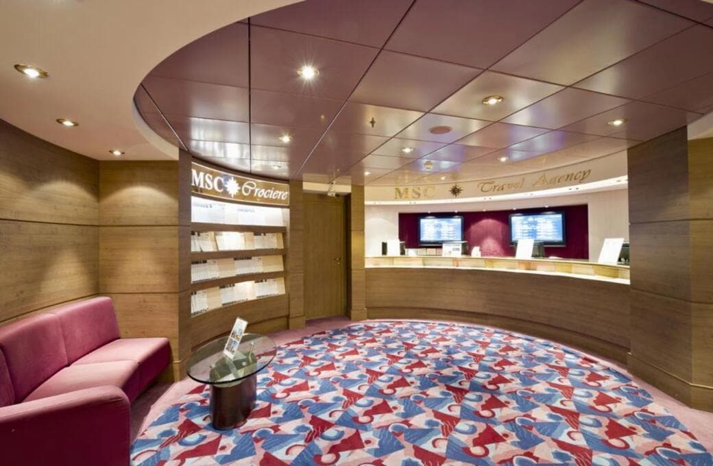 Лайнер MSC Orchestra, компании MSC Crociere. Фото 1