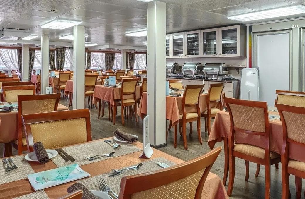 Лайнер Александр Суворов, компании ВодоходЪ. Фото 1